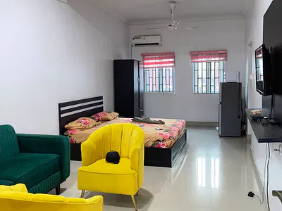 Beautiful Fully Furnished Massive Room Self Contain Upstairs — Gated Street Off Daystar Church Road Oregun Ikeja, Oregun, Ikeja, Lagos