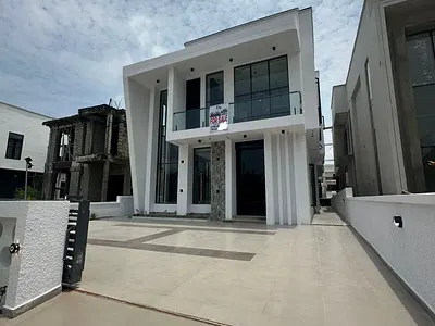 5 Bedroom Detached Duplex with Swimming Pool — Lekki, Lagos