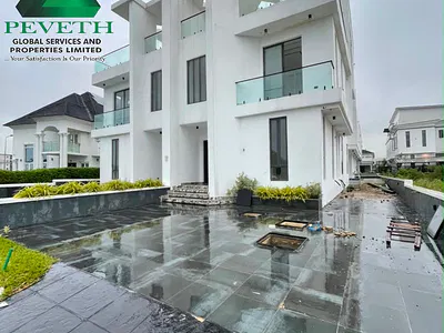 5 Bedroom Semi-Detached Duplex with Swimming Pool, BQ — Lekki, Lagos