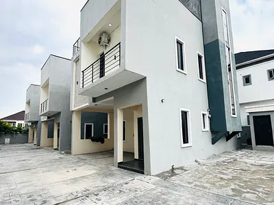 4 Bedroom Detached Triplex with Rooftop Terrace — Lekki, Lagos