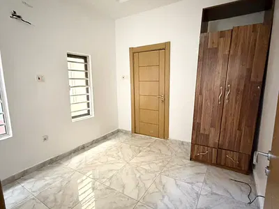 1 Bedroom Self Contain in Shared Apartment — Lekki, Lagos