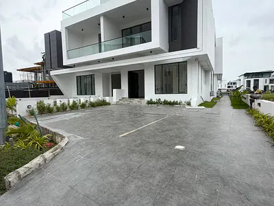 5 Bedroom Spacious Semi Detached Home — Lekki, Lagos