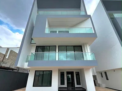 Well Built Smart 5 Bedroom Detached Duplex with Rooftop Terrace — Ikoyi, Lagos