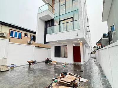 Tastefully Built 5-Bedroom Fully Detached Duplex with Swimming Pool — Magodo, Lagos
