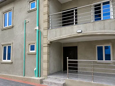 Spacious 2 Bedroom Flat with En-Suite — Off Goodluck Akinyemi Street, Ogudu, Lagos