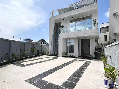 Luxury 5 Bedroom Detached Duplex with BQ and Swimming Pool Gym — Lekki, Lagos