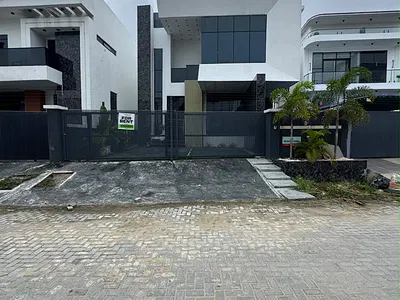 4 Bedroom Detached Duplex with Pool and BQ — Lekki, Lagos