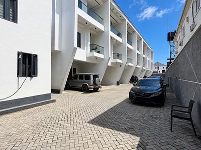 3 Bedroom Terraced Duplex with BQ