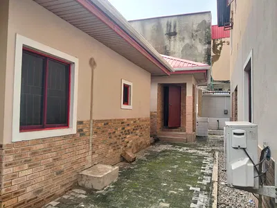 5 Bedroom Fully Detached Duplex with 2 Bedroom Guest Chalet & 2 Rooms BQ — Wuse 2, Abuja