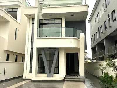 5 Bedroom Detached Duplex with Swimming Pool — Lekki, Lagos