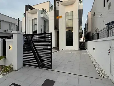 5 Bedroom Detached Duplex with Swimming Pool — Lekki, Lagos
