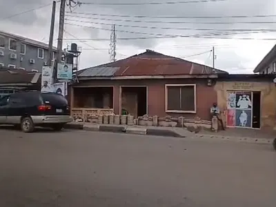 Detached Bungalow — Igi-Olugbin Before Moshalashi Bus Stop Pedro Road, Pedro, Gbagada, Lagos