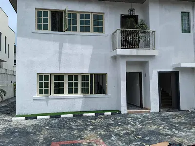 2 Bedroom Apartment — Off Omorire Johnson, Lekki Phase 1, Lekki, Lagos