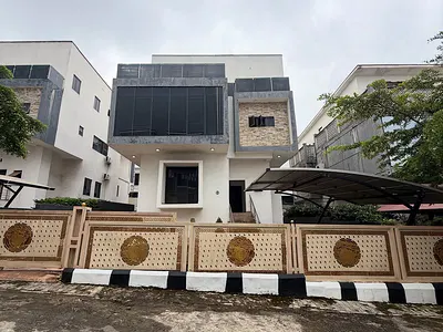 Elegant 5 Bedroom Detached Duplex with BQ — Guzape District, Abuja