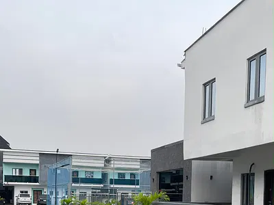 Clean and Spacious Masters Bedroom in a Duplex — Lekki, Lagos