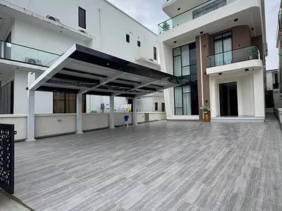 Beautiful 5 Bedroom Duplex with BQ, Pool, Cinema — Chevron Toll Gate, Lekki, Lagos
