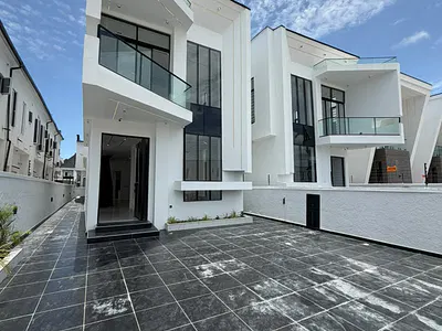 5 Bedroom Detached House — Lekki, Lagos