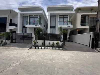 5 Bedroom Detached House — Lekki, Lagos