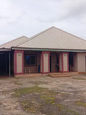 10 Bedroom Guest House — 7 Divine Crescent Kayode Avenue, Agbara-Igbesa, Lagos
