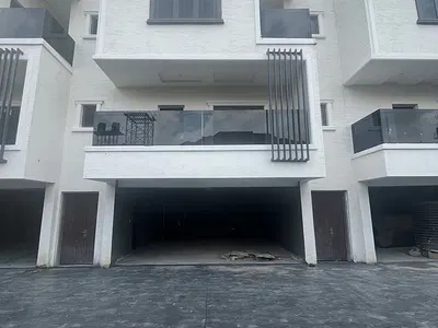 4 Bedroom Terraced House with BQ — Guzape District, Abuja