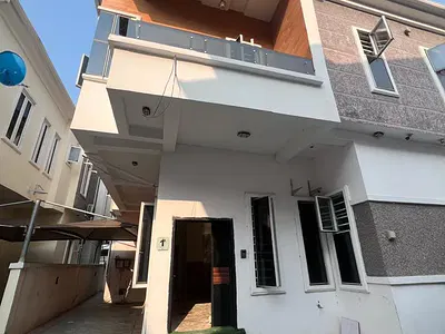 Spacious Mini Flat Upstairs with Shared Kitchen — Royal Pine Gate 1, Orchid, Lekki, Lagos