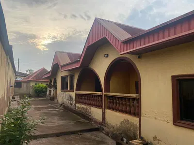 A Spacious 6 Bedroom Detached Bungalow — Ilupelu Estate, Liberty Academy, Taska, Off Akala Express, Ibadan, Oyo