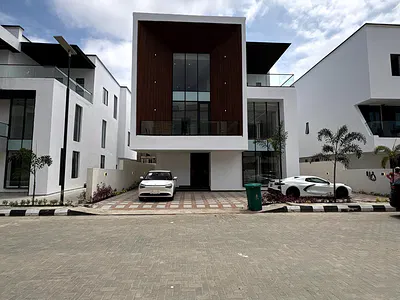 5 Bedroom Fully Detached Duplex — Lekki, Lagos