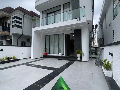 Luxury 5 Bedroom Fully Detached Duplex + BQ, Gym, Swimming Pool — Lekki, Lagos