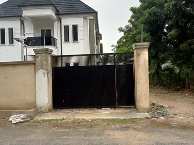 6 Bedroom Detached House — Yaba, Lagos