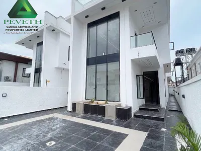 Distress Luxury 5 Bedroom Fully Detached Duplex + BQ, Swimming Pool — Lekki, Lagos