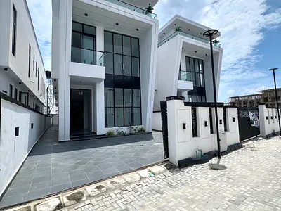 5 Bed Detached Duplex with S/Pool, & BQ — Lekki, Lagos