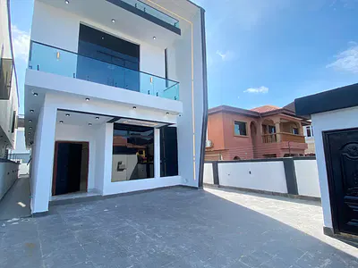5 Bedroom Detached Duplex with Pool — Lekki, Lagos