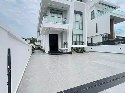 Luxury 5 Bedroom Villa with Swimming Pool, Cinema, Gym and More — Osapa, Lekki, Lagos