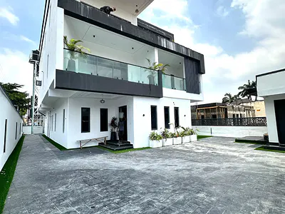 5 Bedroom Detached Duplex with Boys Quarters — Gwarinpa, Abuja