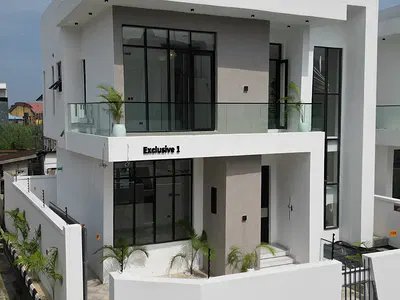 4 Bedroom Detached Duplex with Swimming Pool — Lekki, Lagos