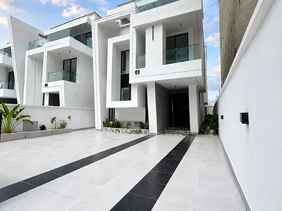 5 Bedroom Detached Duplex with Swimming Pool — Lekki, Lagos