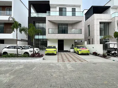 5 Bedroom Detached Duplex with Swimming Pool — Lekki, Lagos