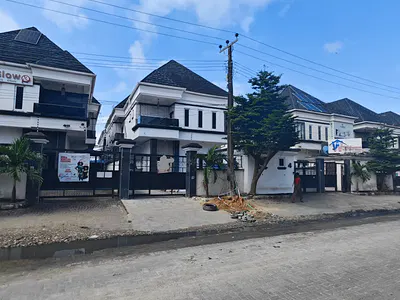 Fully Detached 5 Bedrooms Duplex Suitable for Commercial and Residential Use — Chevron, Lekki Phase 1, Lekki, Lagos