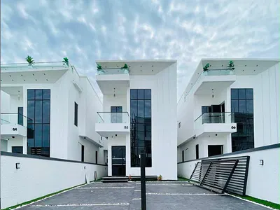5 Bedroom Luxury House with Swimming Pool — Lekki, Lagos
