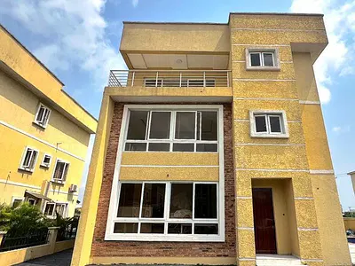 6 Bedroom Detached House with BQ — Lekki, Lagos