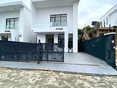 5 Bedroom Detached Duplex with Swimming Poo & BQ — Lekki, Lagos