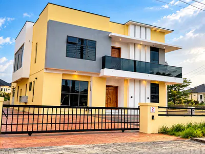 Very Clean 5 Bedroom Fully Detached Duplex with BQ +24HRS I Electricit — Lekki, Lagos