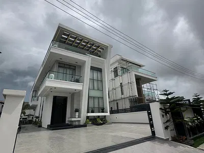 Luxurious 5 Bedroom Duplex with Cinema Gym and Swimming Pool — Lekki, Lagos