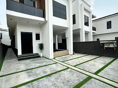 5 Bedroom Detached House with S/Pool — Lekki, Lagos