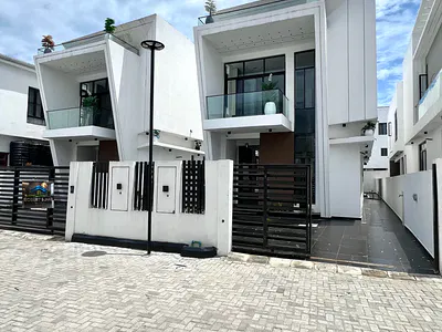 5 Bedroom Detached Duplex with Swimming Pool & BQ — Lekki, Lagos