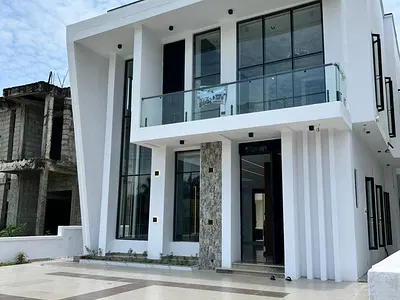 5 Bedroom Detached Duplex — Lekki, Lagos