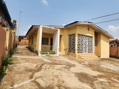 4 Bedroom Bungalow — Old Ife Road, Ibadan, Oyo