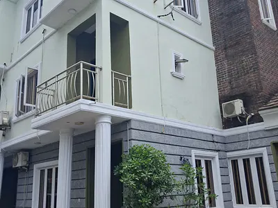 4 Bedroom Flat Apartment with Good Power Supply — Osapa, Lekki, Lagos