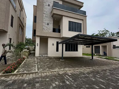 5 Bedroom Detached Duplex with Boys' Quarters — Zone 7, Wuse, Abuja