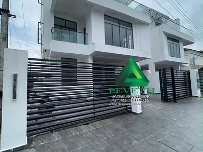 Luxury 5 Bedroom Fully Detached Duplex + BQ, Swimming Pool — Lekki, Lagos